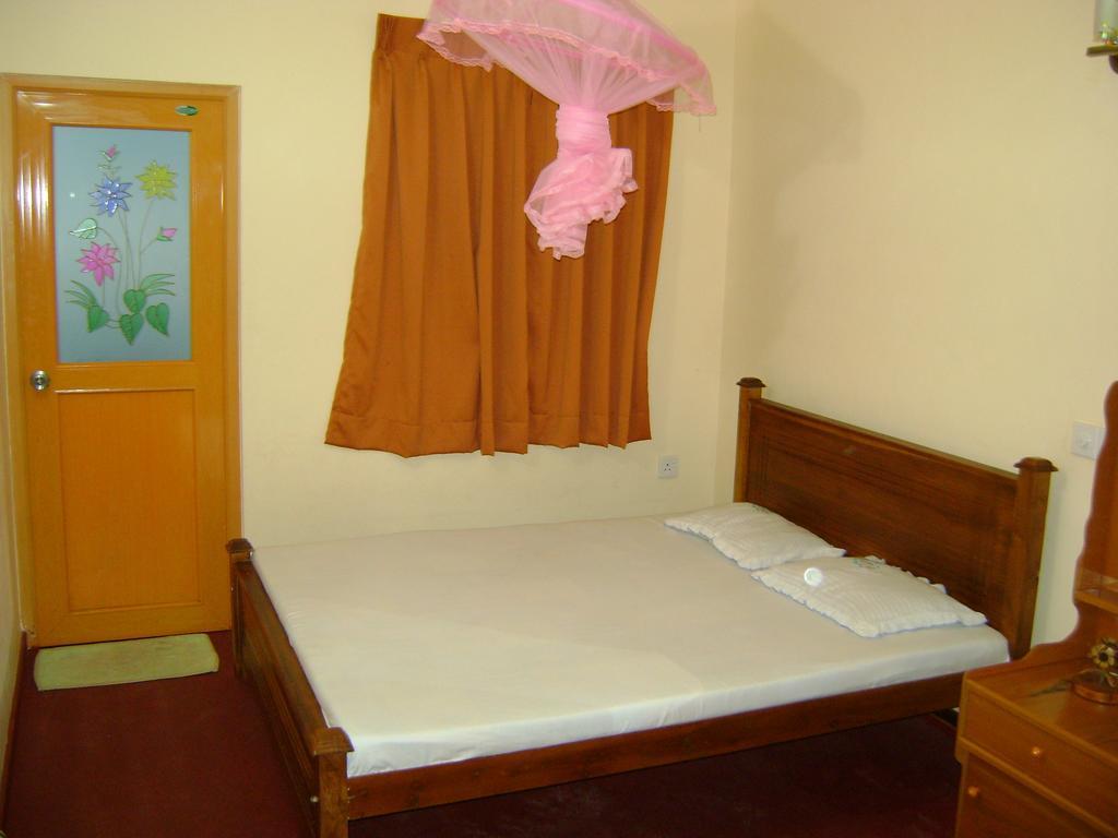 Family Guest House Mirissa Chambre photo