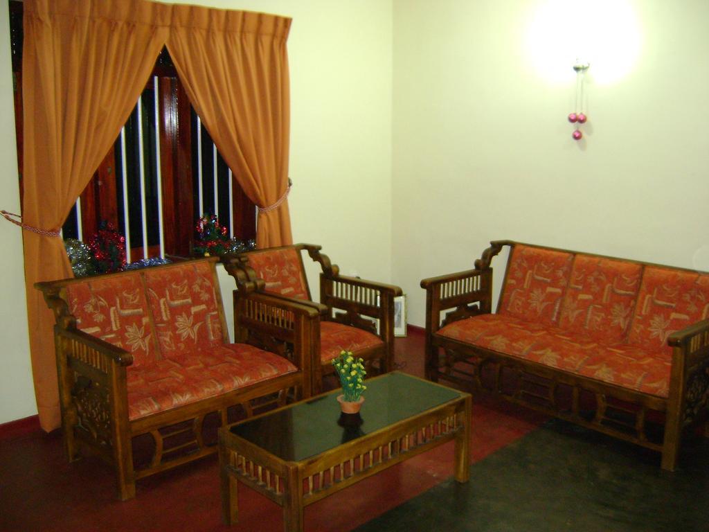 Family Guest House Mirissa Extérieur photo